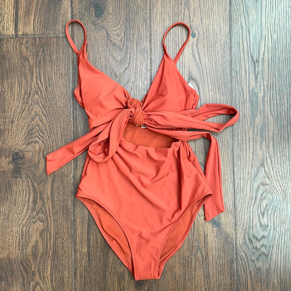 NWT Peek-a-Boo Swimsuit